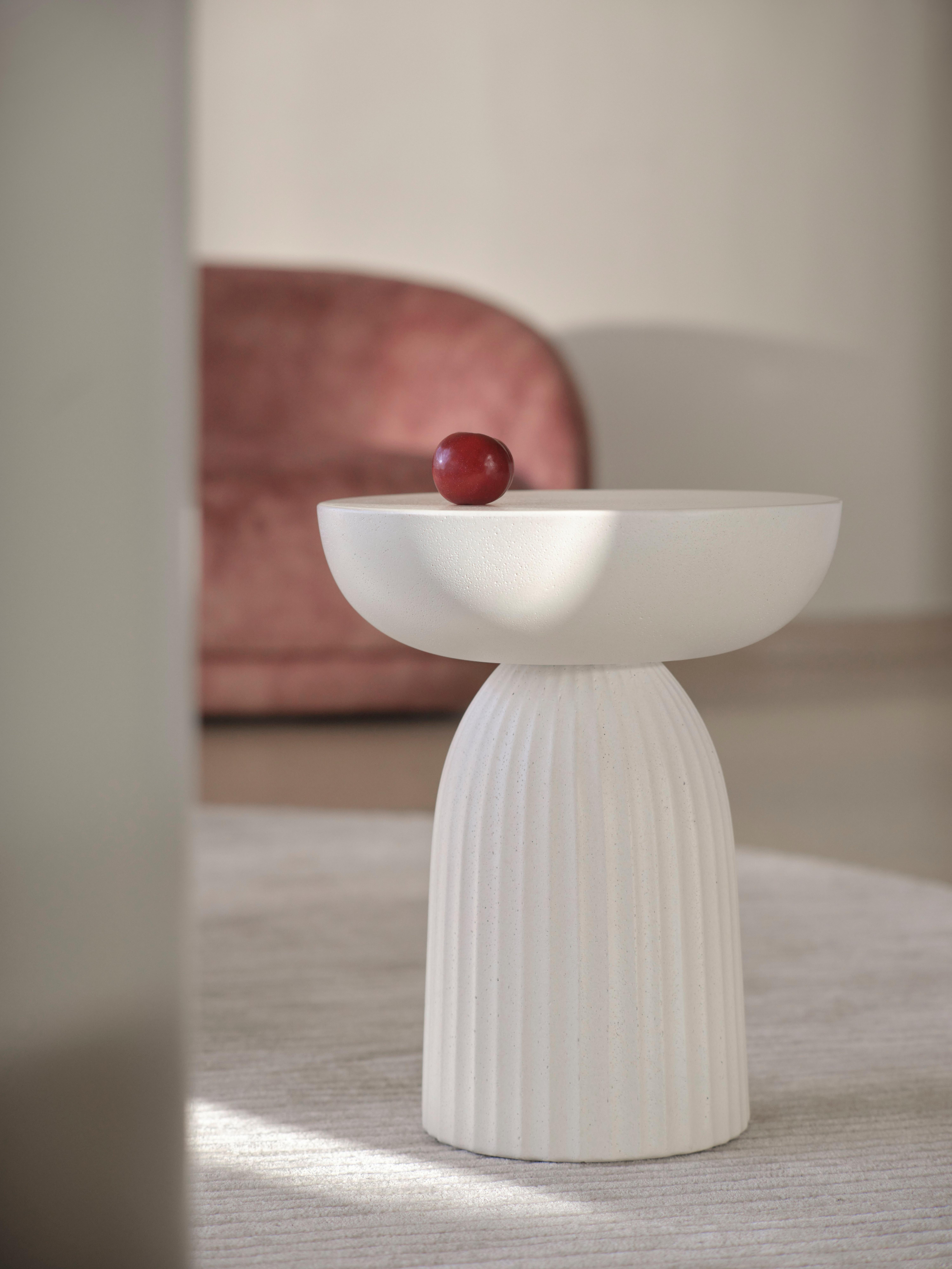 Expose サイドテーブル | table | Expose | | ボーコンセプト