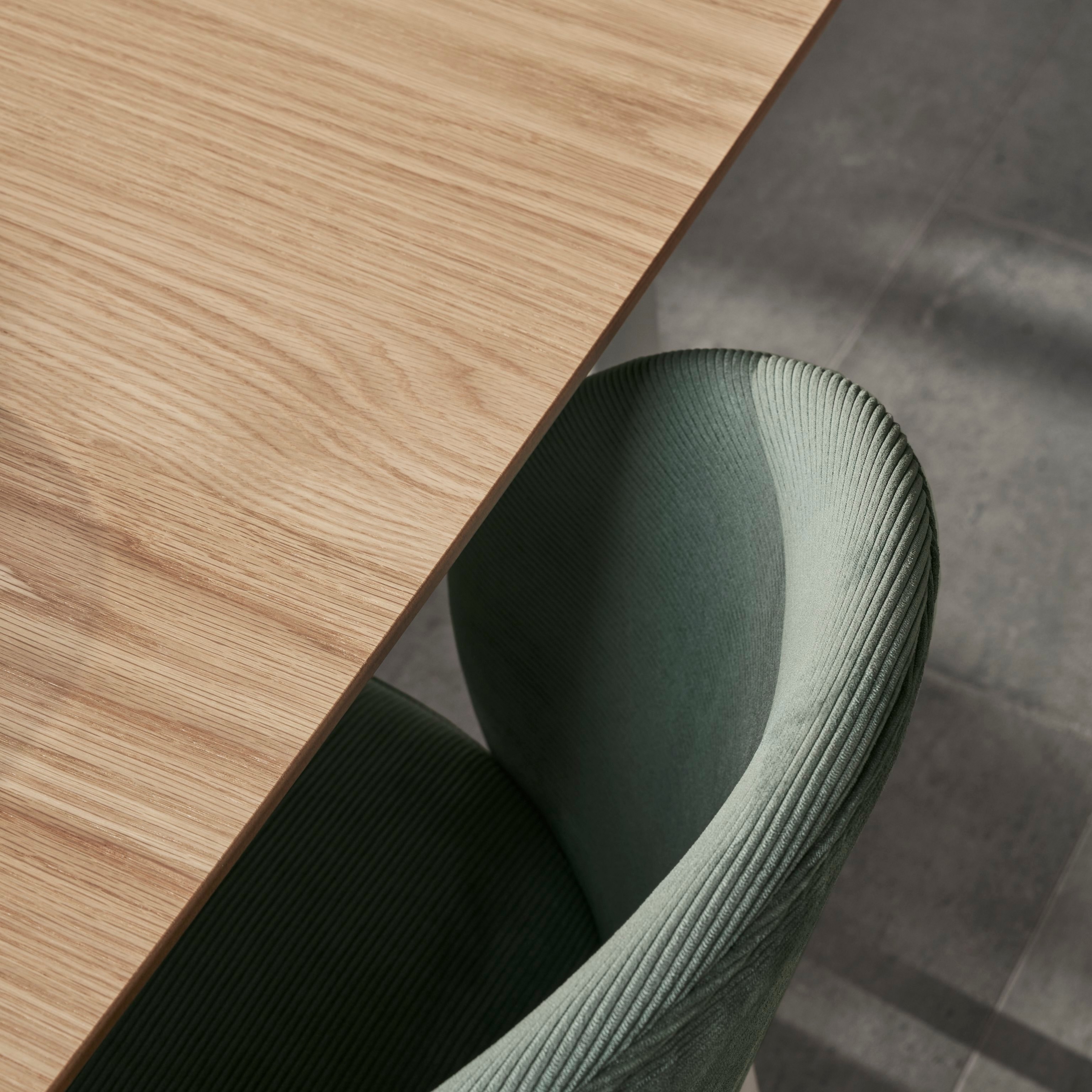 An up-close look at the Kingston dining table and the Princeton dining chair.