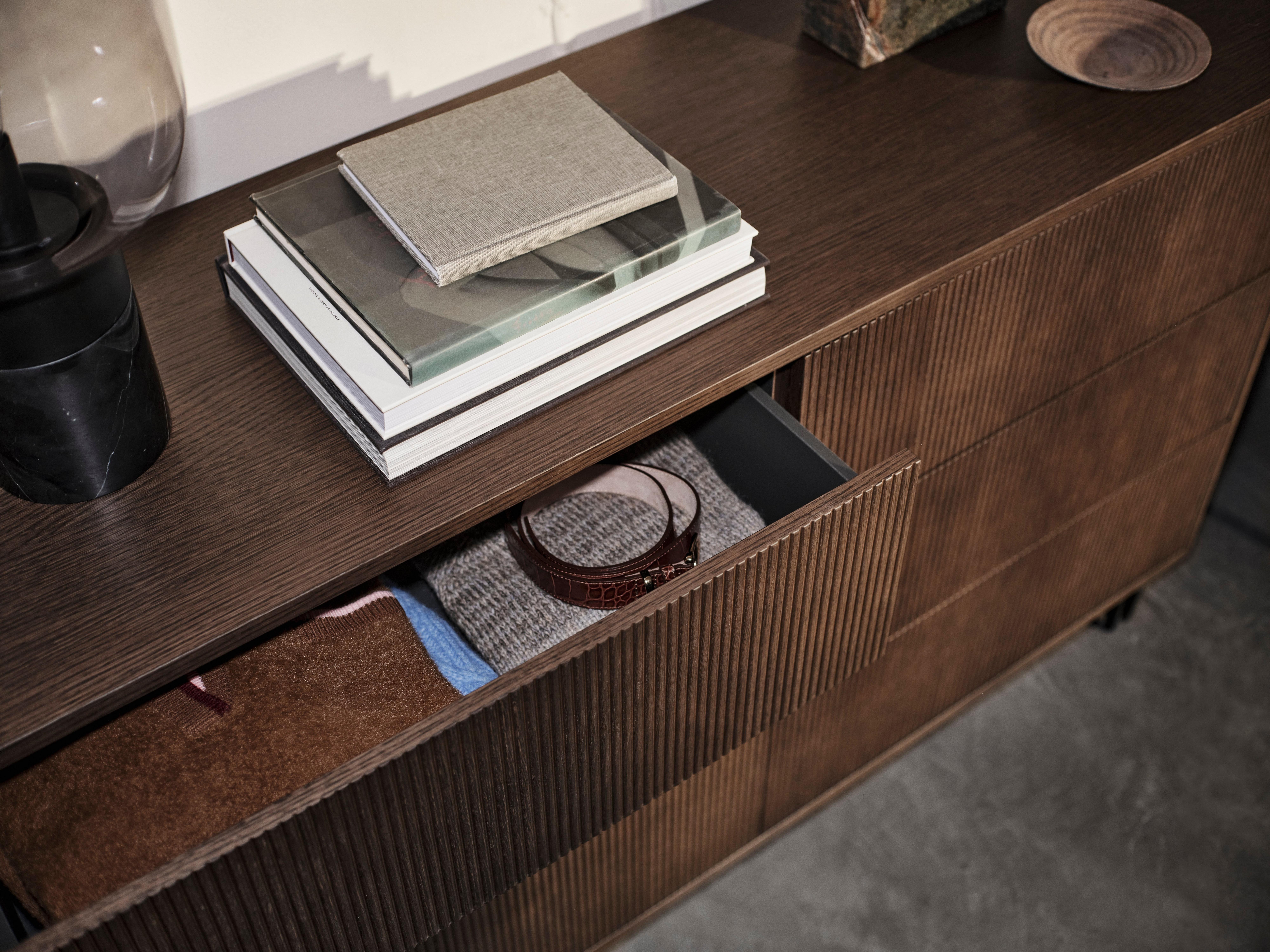 Modern living area inspired by nature featuring the Salamanca sofa upholstered in brown Lazio fabric.