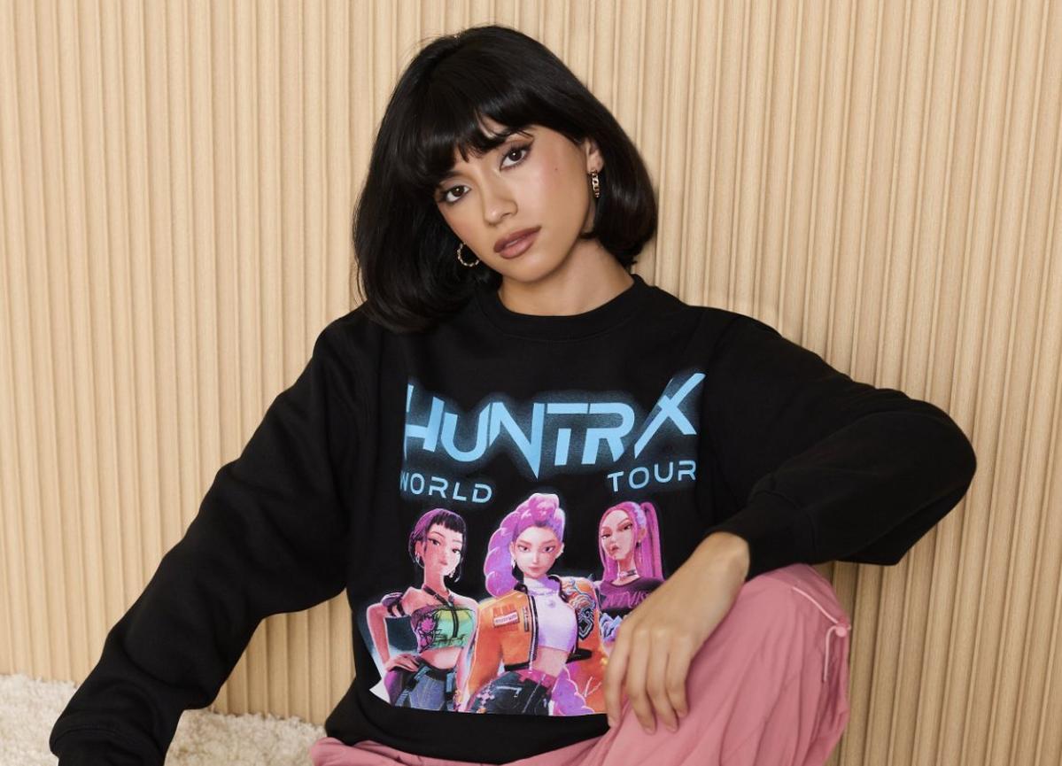 KPop Demon Hunters HUNTR/X World Tour Women's Crewneck - BoxLunch Exclusive