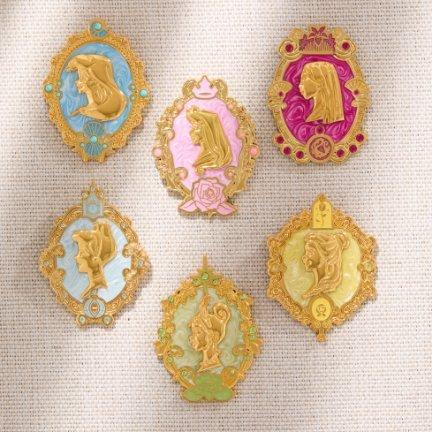 Disney Princess Brooch Blind Box Enamel Pin — BoxLunch Exclusive