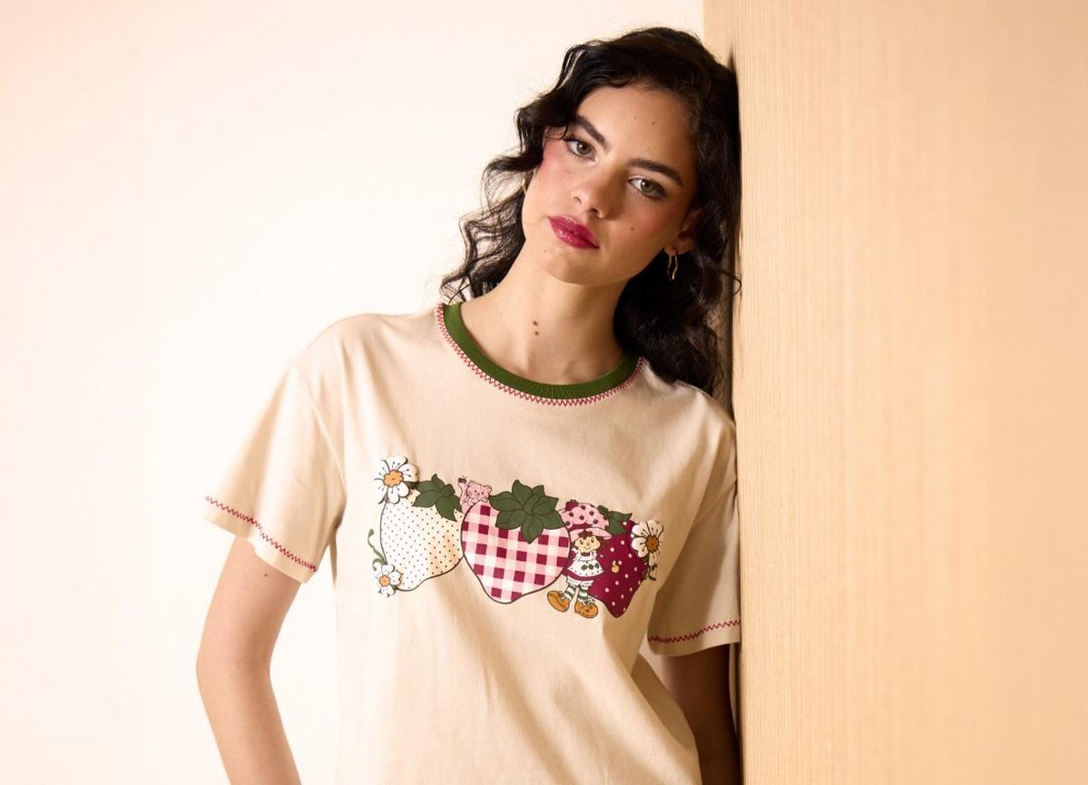 Strawberry Shortcake Patterned Strawberries Women's Slightly Cropped T-Shirt - BoxLunch Exclusive