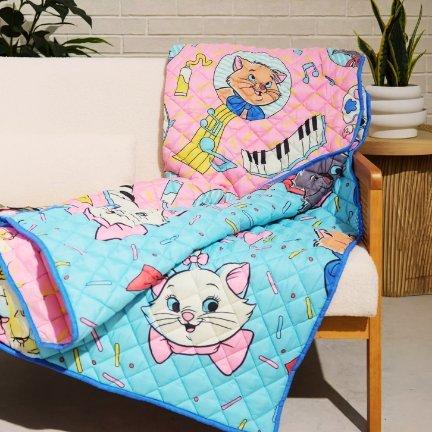Disney The Aristocats Kittens Retro Quilted Blanket — BoxLunch Exclusive