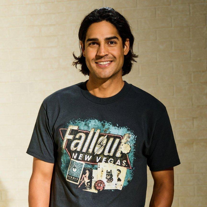 Fallout New Vegas Sign T-Shirt - BoxLunch Exclusive