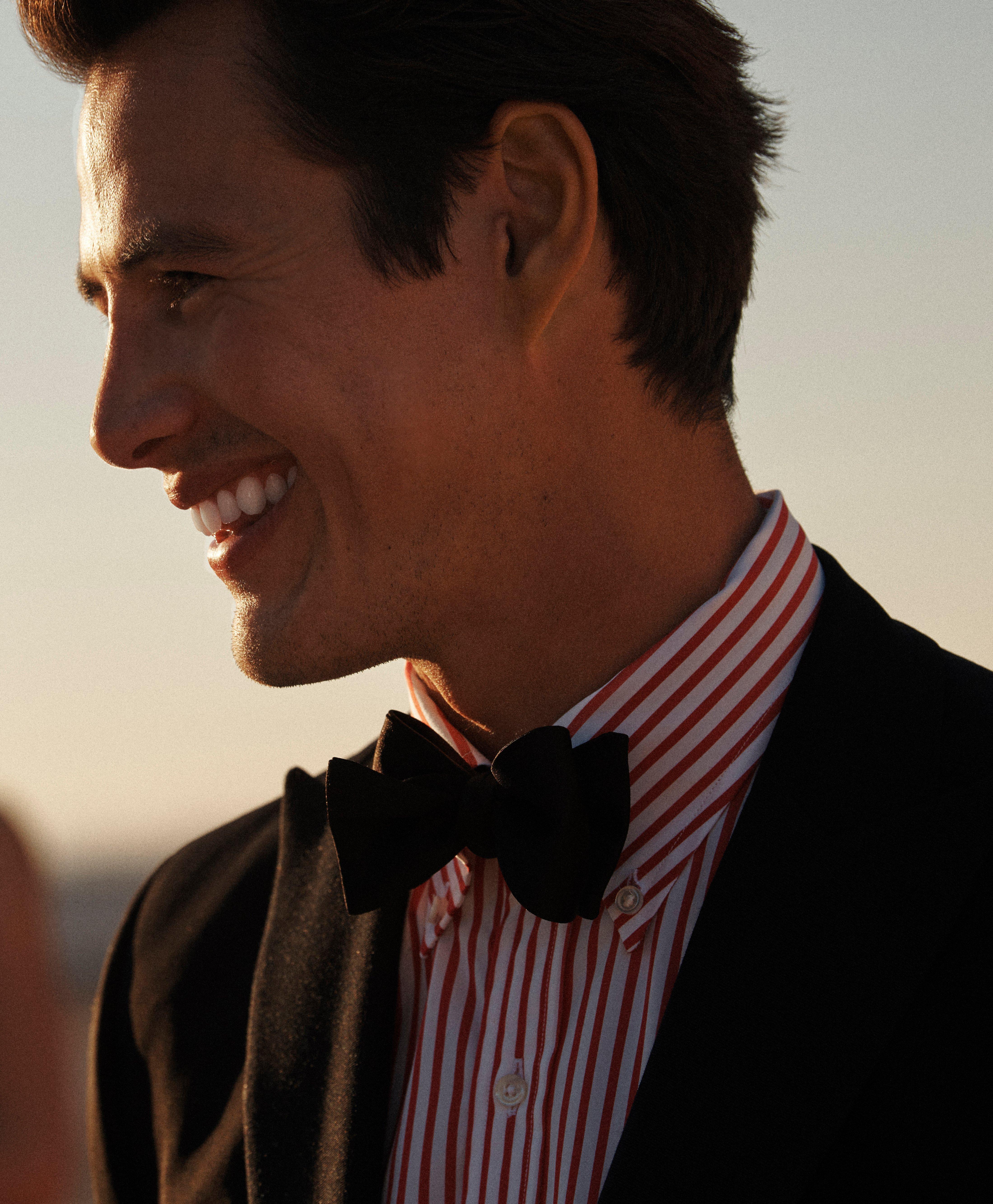  Red - Men's Bow Ties / Men's Bow Ties & Cumberbunds: Clothing,  Shoes & Accessories