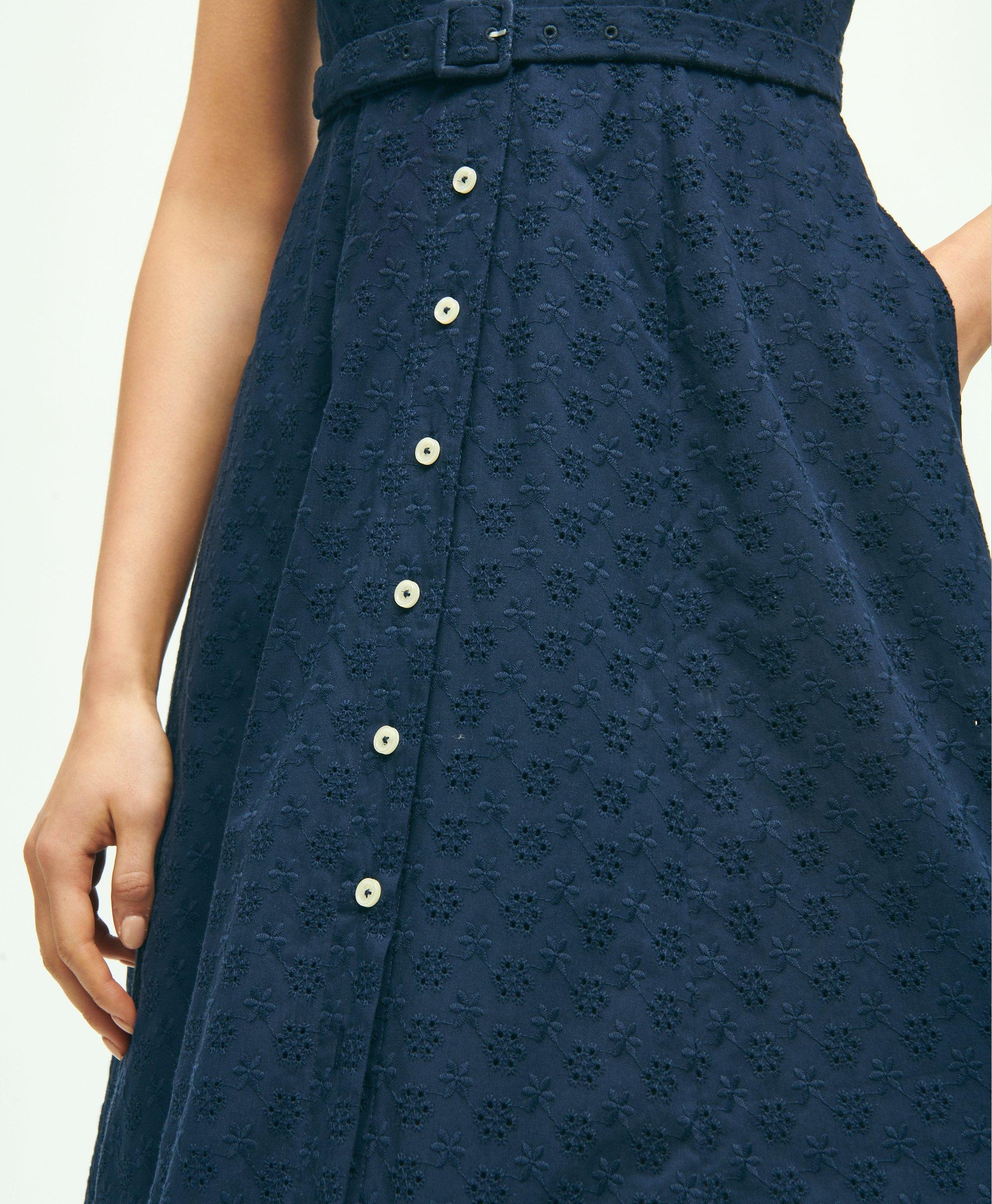 Brooks outlet Brothers NWT Eyelet Dress in Navy Size 2