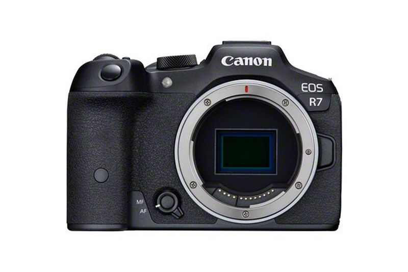 EOS R7