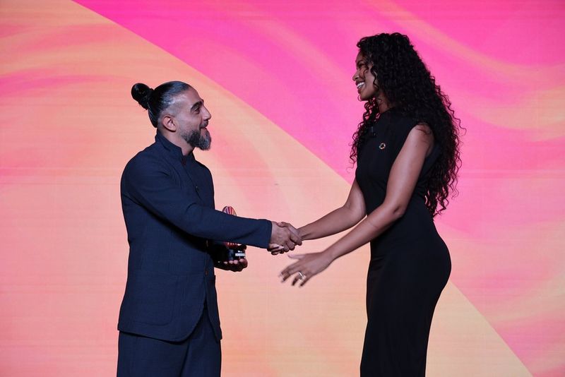 Muhammed Muheisen awarded Idris Elba and Sabrina Dhowre Elba