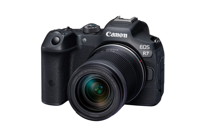 EOS R7 + RF-S 18-150mm