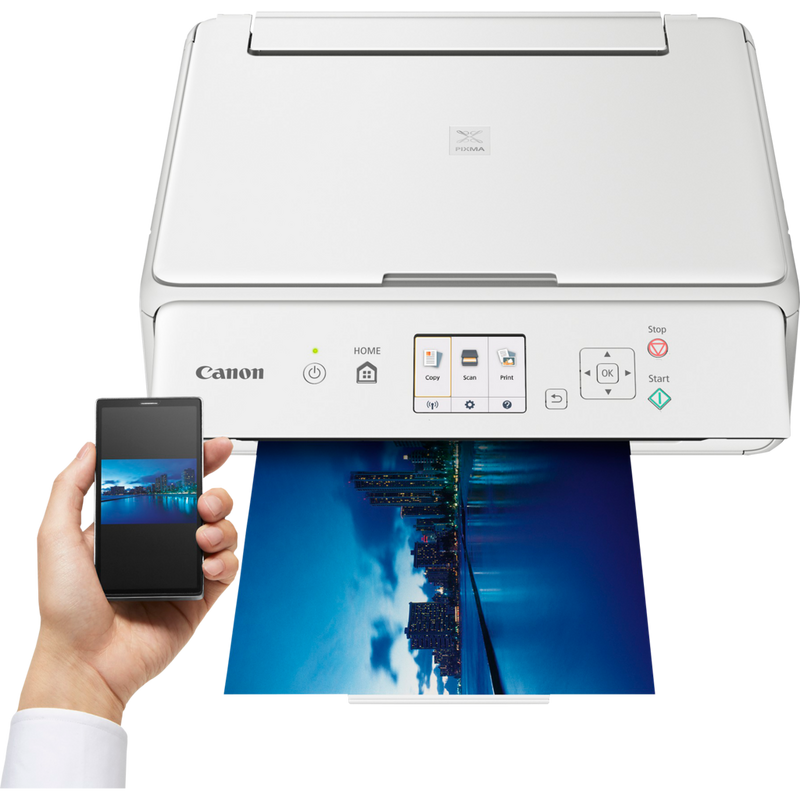 Canon PIXMA TS5051 – Weiß Produkt Vorderansicht mit einer Person, die von einem Smartphone aus druckt