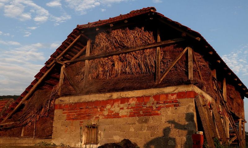 Mounting an EOS 5D Mark IV to a car bonnet