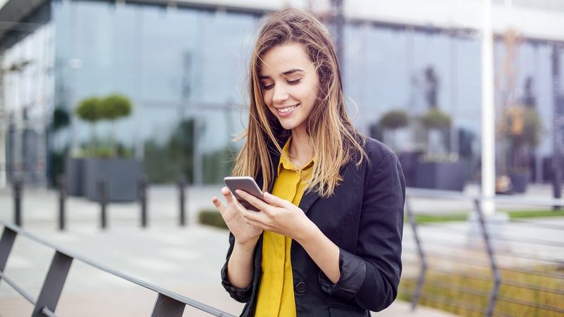 
       
       Logiciel dédié à la communication client et à l'automatisation de la production de documents
     
     