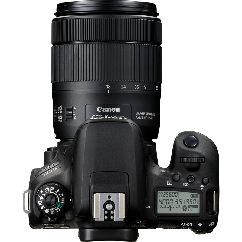 Canon EOS 77D + EF-S 18-135mm 1:3,5-5,6 IS USM Produkt Ansicht von oben