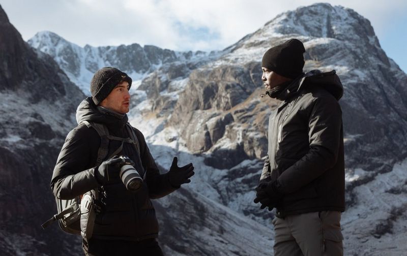 1_Top_Banner_EOS-R6_Travellers_guide