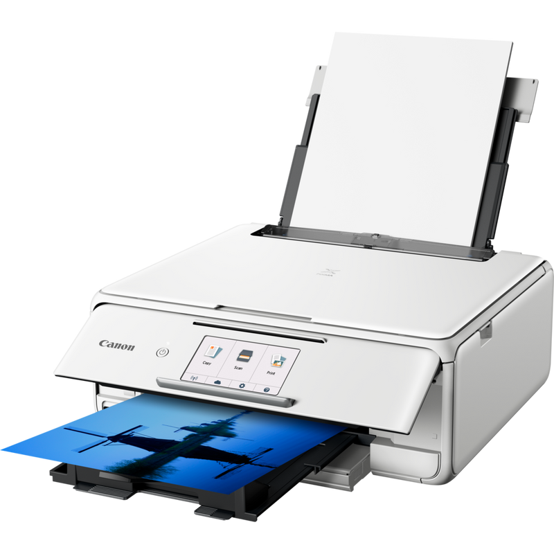 Canon PIXMA TS8151 – Weiß Produkt Schrägansicht von vorne mit ausgeklapptem Papierfach und Papierstütze