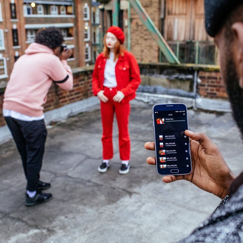 Canon EOS M50 Schwarz + EF-M 15-45mm IS STM Objektiv Schwarz 0 Direktes Teilen des Bildes von einem Smartphone aus