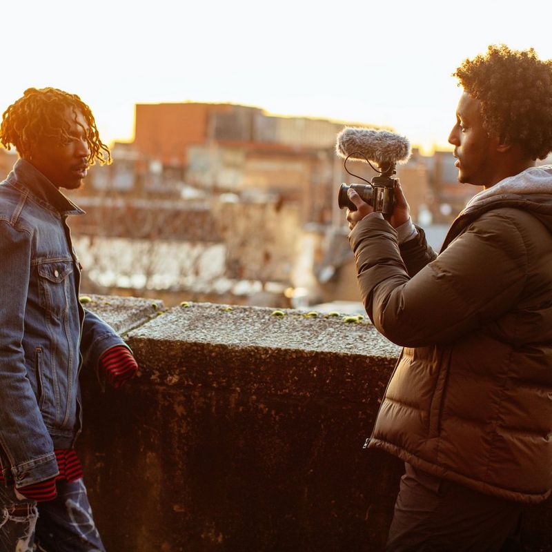 Canon EOS M50 Weiß + EF-M 15-45mm IS STM Objektiv Silber 0 Aufnehmen mit einem externen Mikrofon