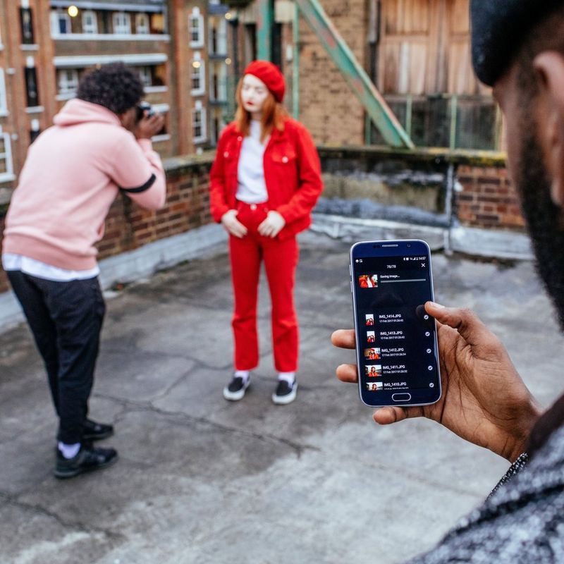 Canon EOS M50 Weiß + EF-M 15-45mm IS STM Objektiv Silber 0 Direktes Teilen des Bildes von einem Smartphone aus