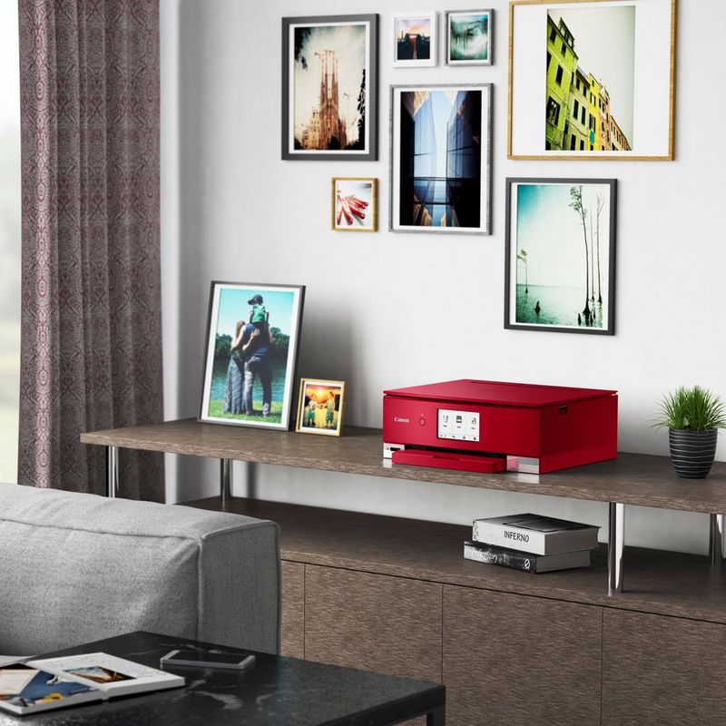 Canon PIXMA TS8252 Multifunktionssystem, Rot Auf einem Tisch