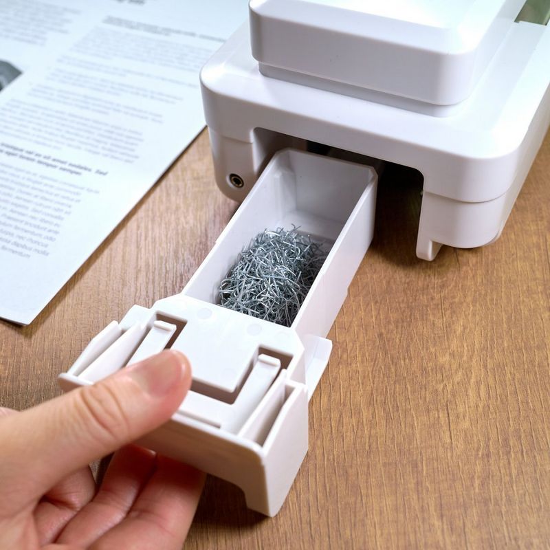 Automatischer Heftklammerentferner A1 0 Fach geöffnet