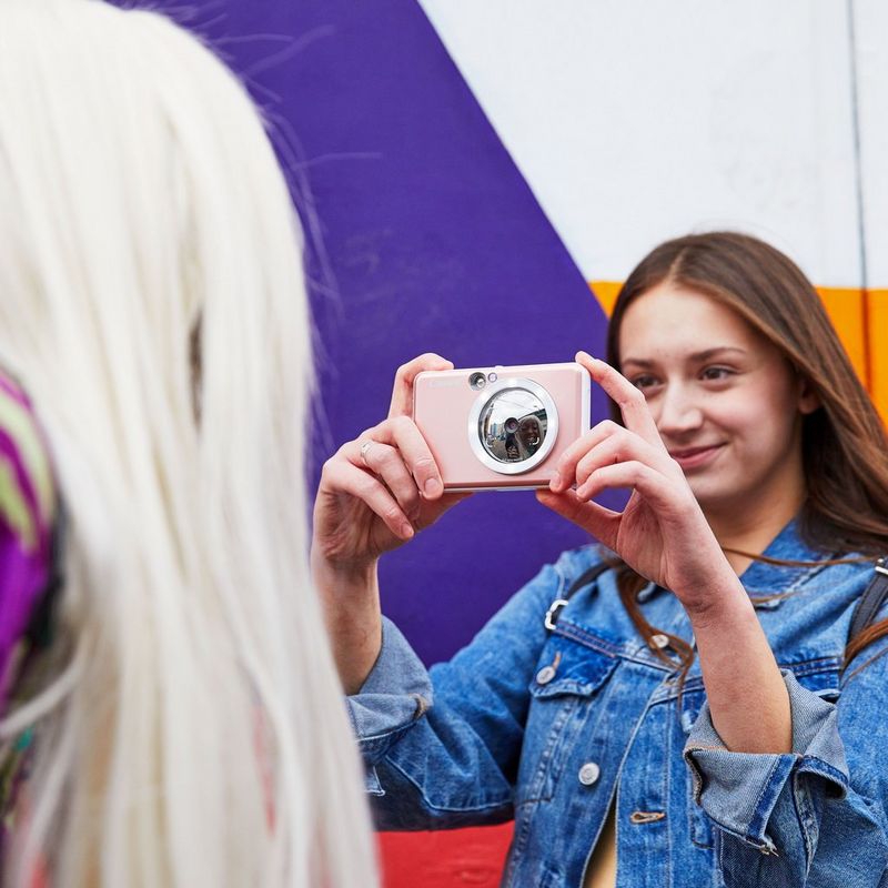 Canon Zoemini S Sofortbildkamera und Mini-Fotodrucker, Roségold Frauen knipsen Foto