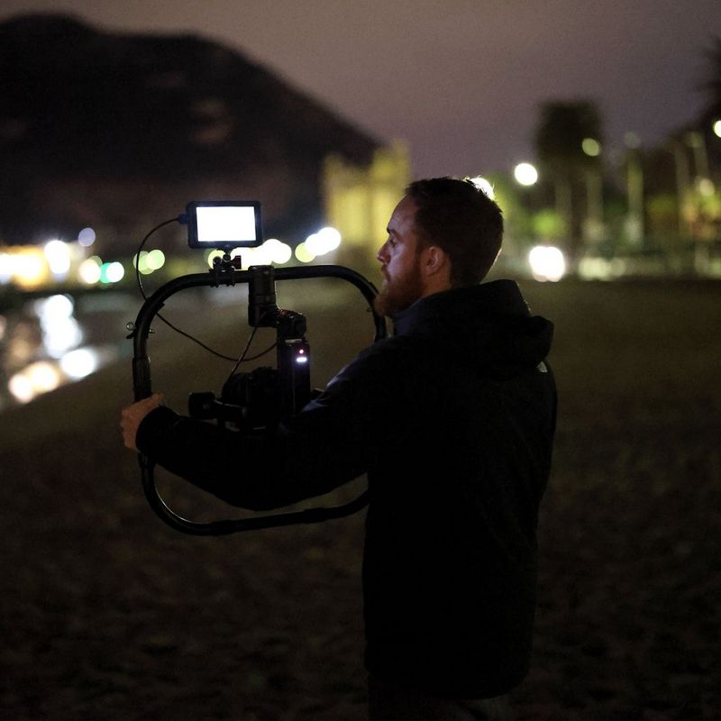 Canon EOS R6 spiegellose Kamera + RF 24-105mm F4-7.1 IS STM Objektiv 0 Verwenden eines Rigs