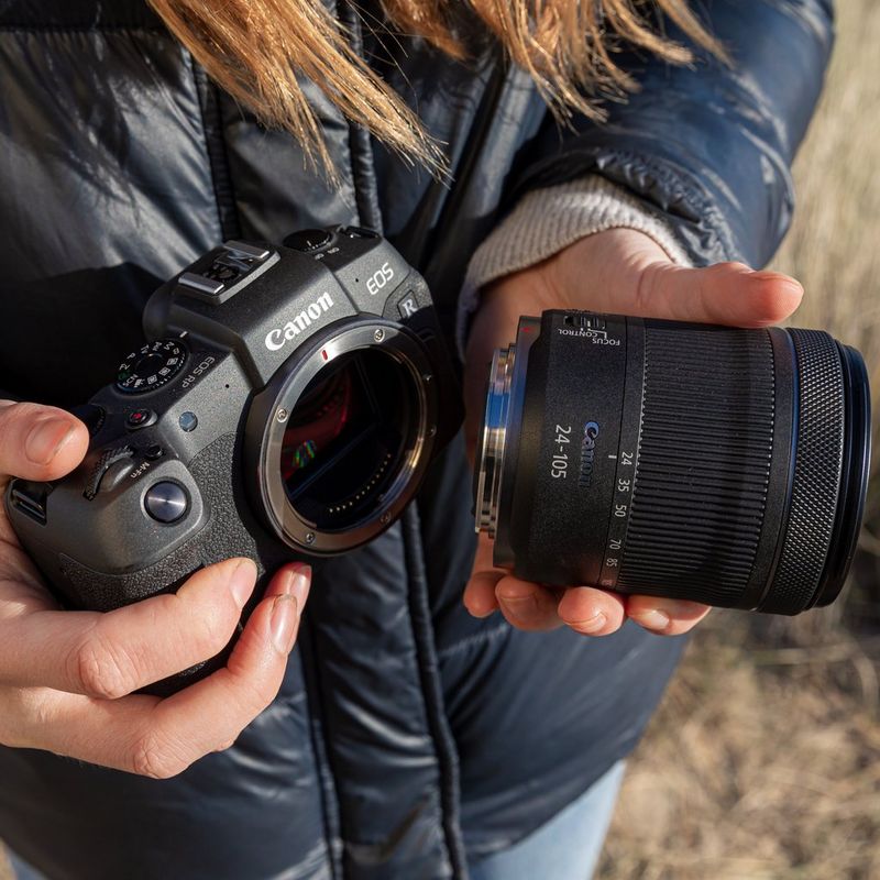 Canon RF 24-105mm F4-7.1 IS STM Objektiv Anbringen des Objektivs an einer Kamera