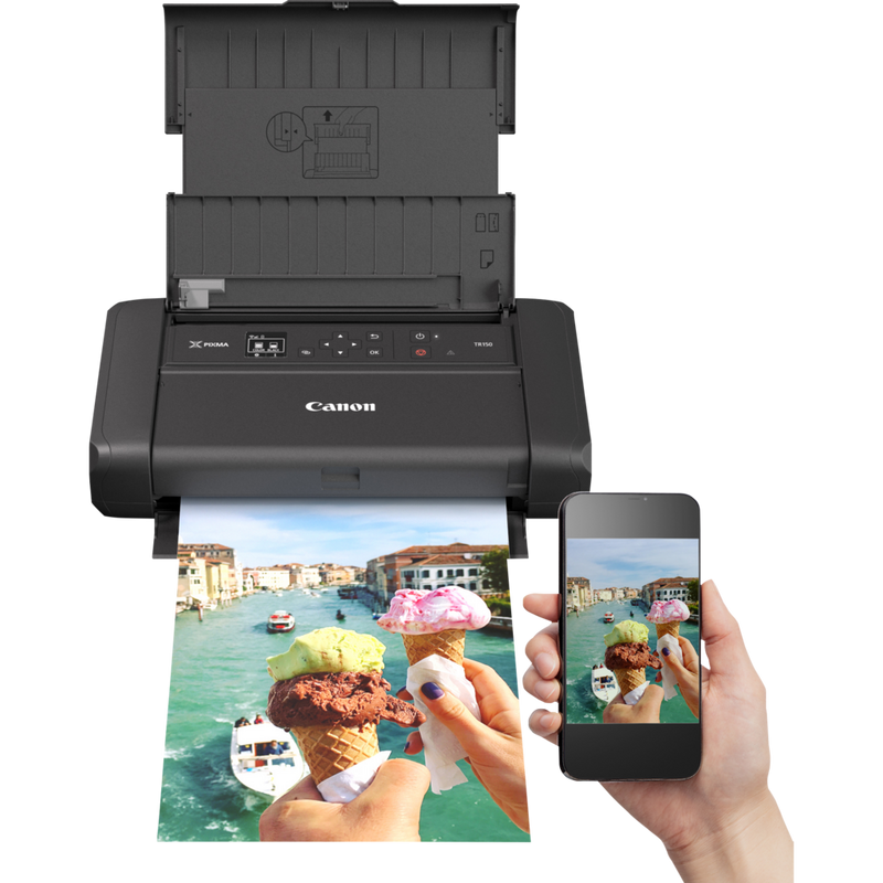 Canon PIXMA TR150 mobiler Tintenstrahldrucker Produkt Vorderansicht mit einer Person, die von einem Smartphone aus druckt