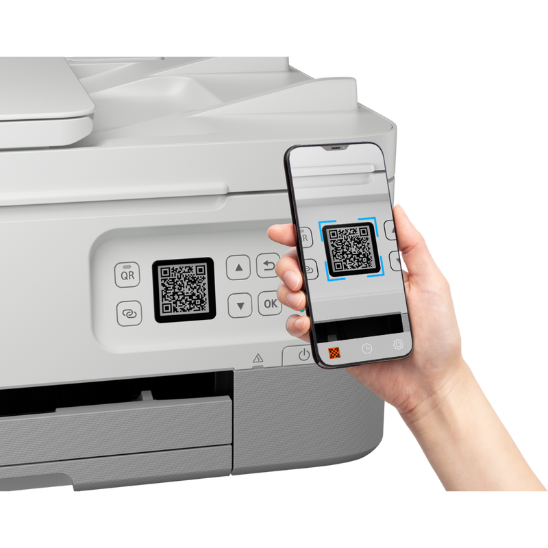 Canon PIXMA TS7451 Tintenstrahl-Multifunktionssystem, Weiß Produkt Vorderansicht mit einer Person, die den QR-Code scannt