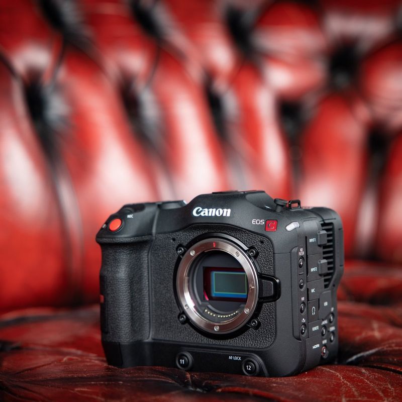 4507C006_EOS-C70_IC_09