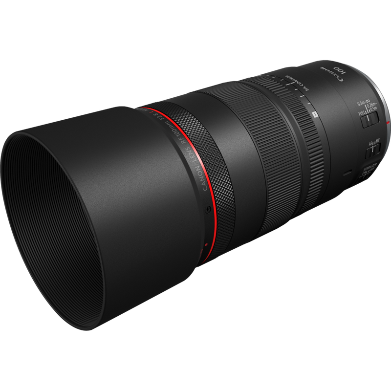 Canon RF 100mm F2.8 L MACRO IS USM Objektiv Produkt Diagonale Ansicht mit Streulichtblende