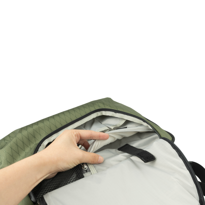 4546V326_Convertible-Backpack-14-inches-Green_09