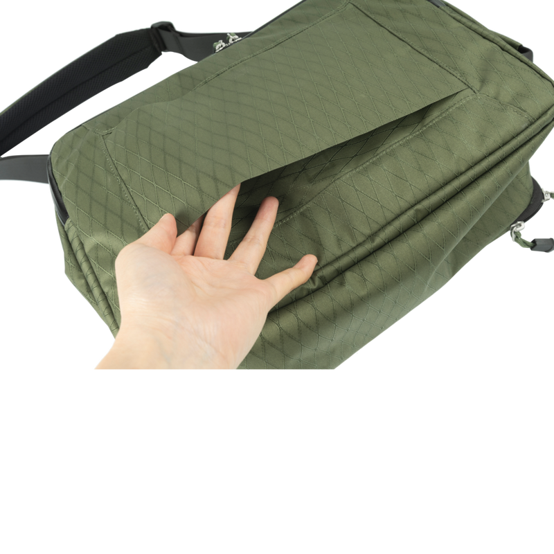 4546V326_Convertible-Backpack-14-inches-Green_16