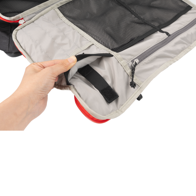 4546V328_Convertible-Backpack-16-inches-Black_14