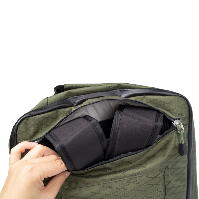 4546V330_Convertible-Backpack-16-inches-Green_10