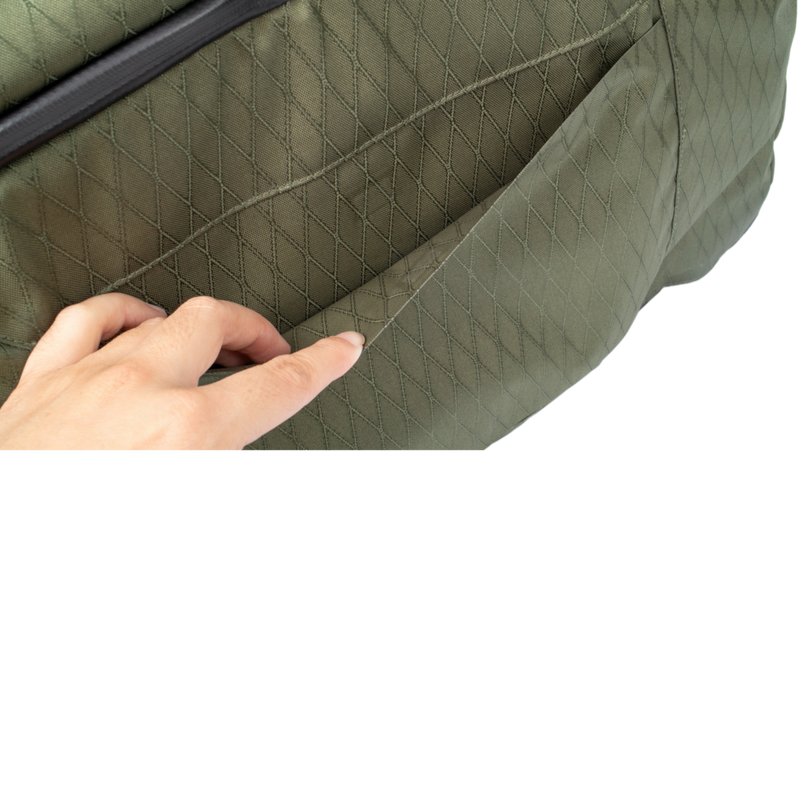 4546V330_Convertible-Backpack-16-inches-Green_11