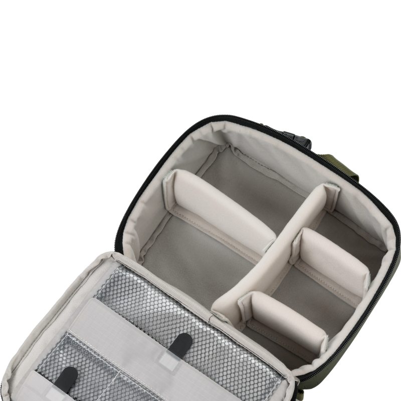 4546V335_Tech-Case-Green_10