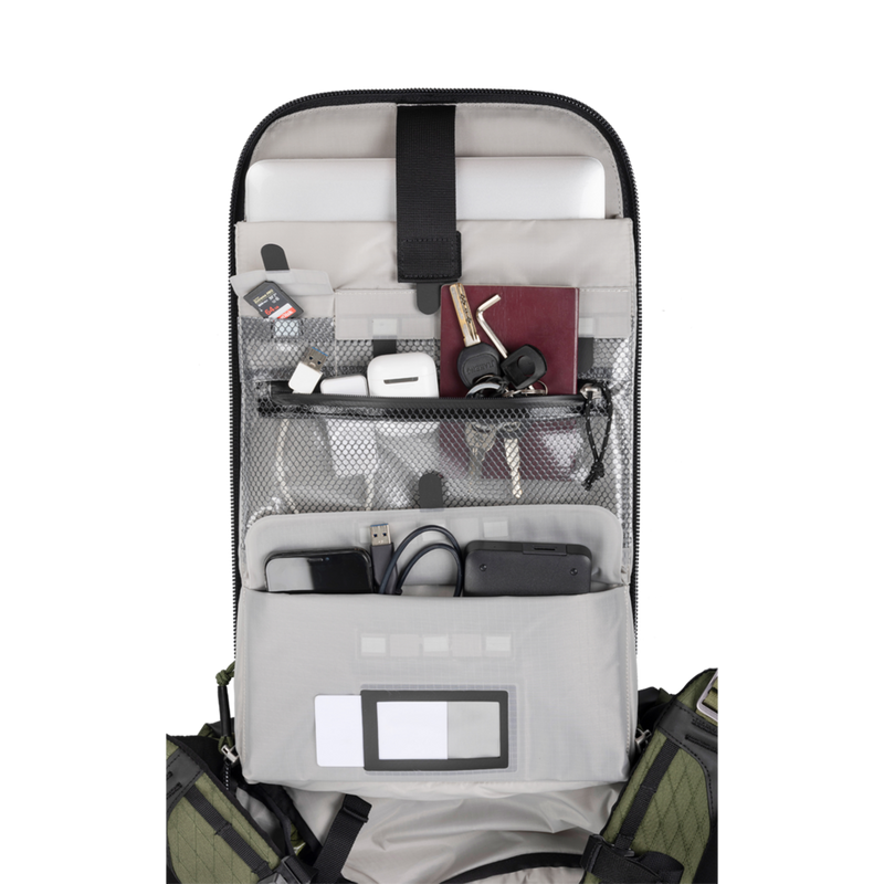 4549V069_Tilopa-Backpack-Green_08