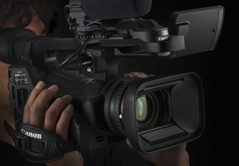 Видеокамера Canon XF705.