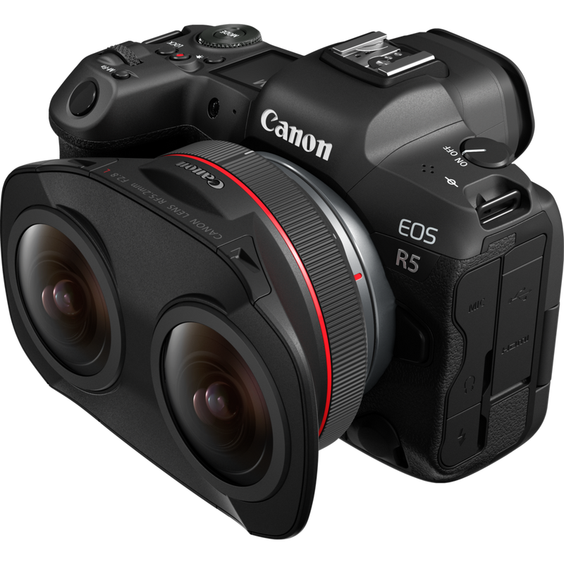 Canon RF 5.2mm F2.8 L DUAL FISHEYE Objektiv Produkt Diagonale Ansicht mit einer Kamera