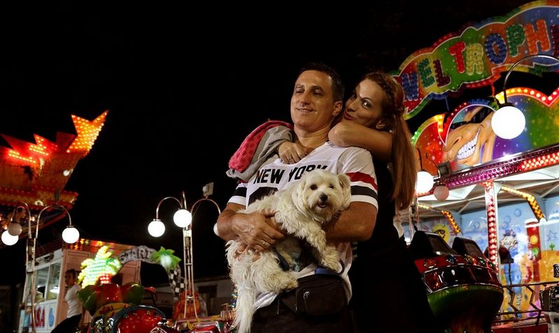 Mounting an EOS 5D Mark IV to a car bonnet