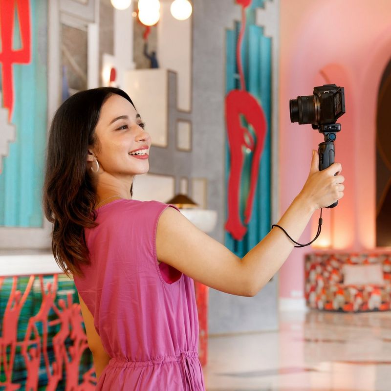 Canon RF-S 10-18mm F4.5-6.3 IS STM Objektiv Eine Person, die vloggt