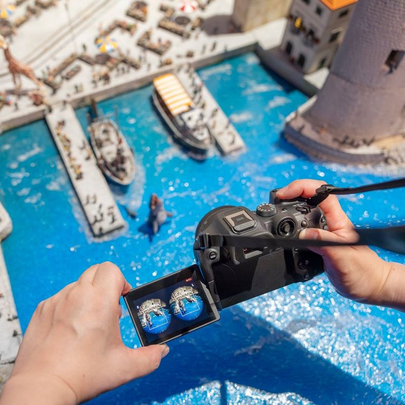 Canon RF-S 7.8mm F4 STM DUAL Lens Produkt Ansehen des Bildes auf einer Kamera