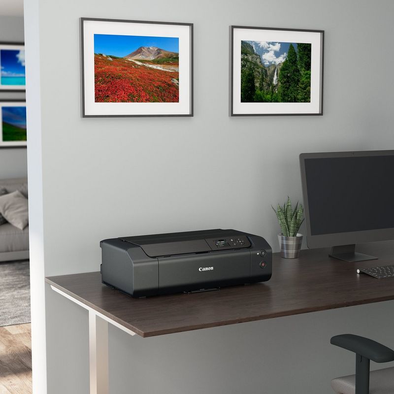 Canon PIXMA PRO-200S A3 Plus WLAN-Farbfotodrucker Produkt Drucker neben einem Computer
