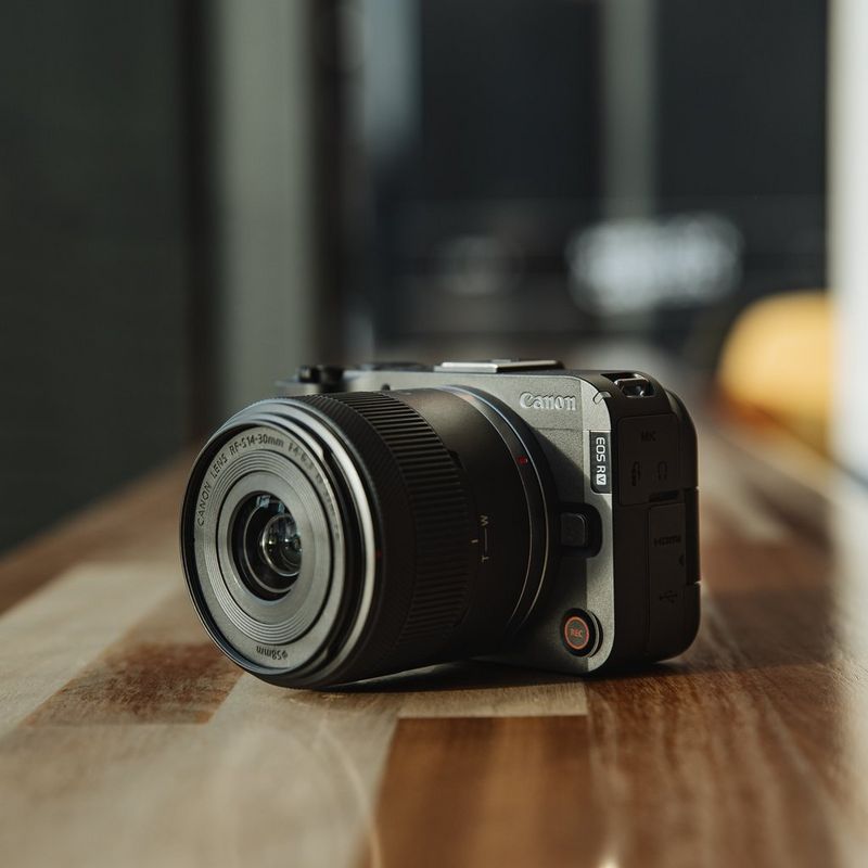 6916C005_RF-S-14-30mm-F4-6.3-IS-STM-PZ_06_IC