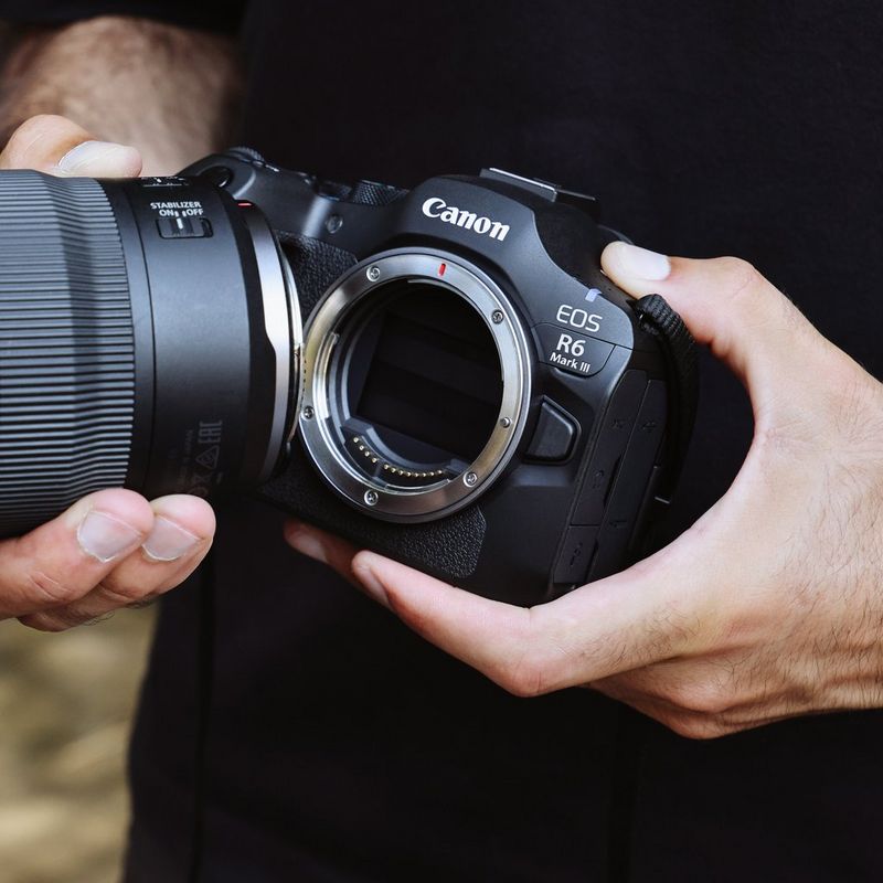 7084C033_EOS-R6-Mark-III_12