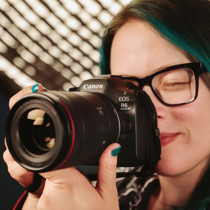 7084C033_EOS-R6-Mark-III_14