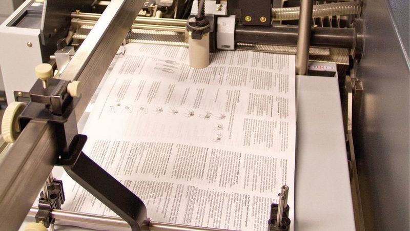 Foto met papier op machine