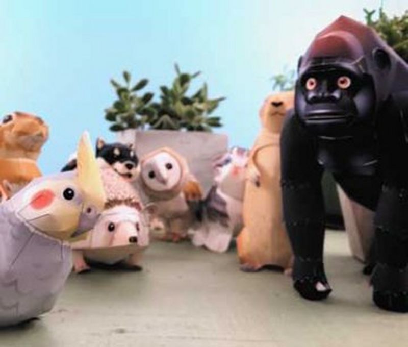 Create and play with paper crafts