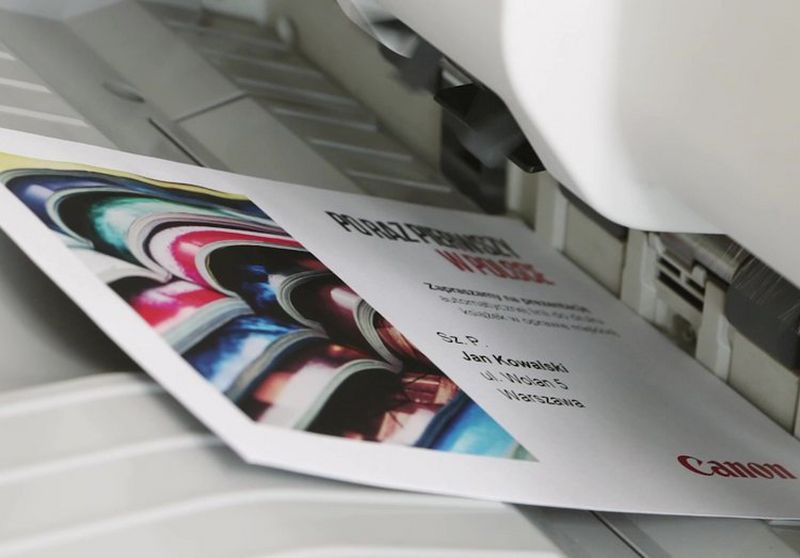 Druk personalizowany na trudnych podłożach